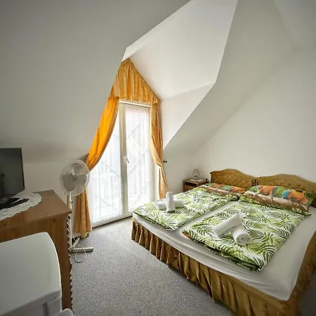 B&B Fonix Wellness Panzio 2 B Epulet